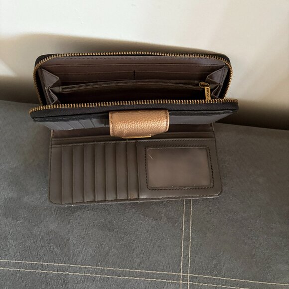 Fossil Issue No. 1954 Black and Gold leather Zip Wallet - Picture 2 of 5
